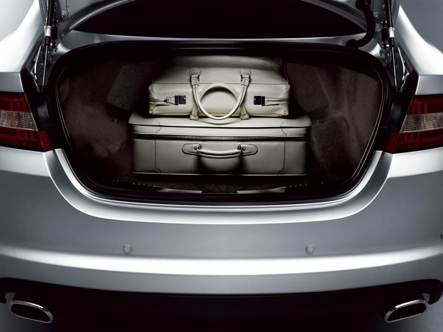  Jaguar XF 2008 года  (фото 32 из 175)